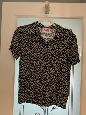 SOLID & STRIPED Leopard-Print Short Sleeve Button-Down — Black & Tan